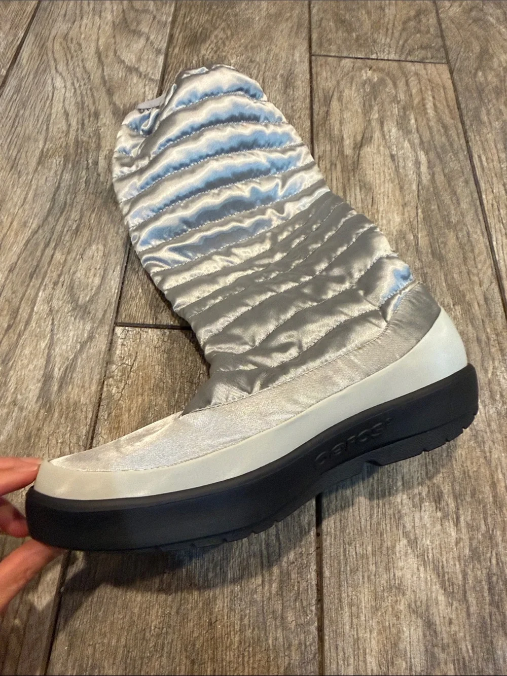 Oofos Oomg tall Women's Silver Quilted Winter Boots size 9